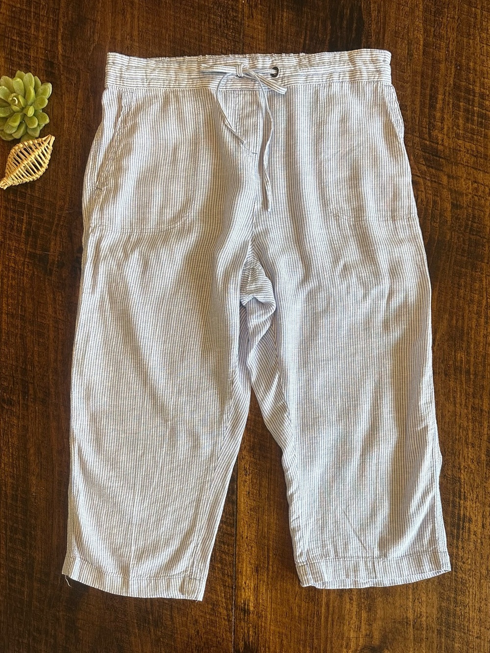 Per Se | Blue and White Striped Linen Blend Capri Pants, Size L